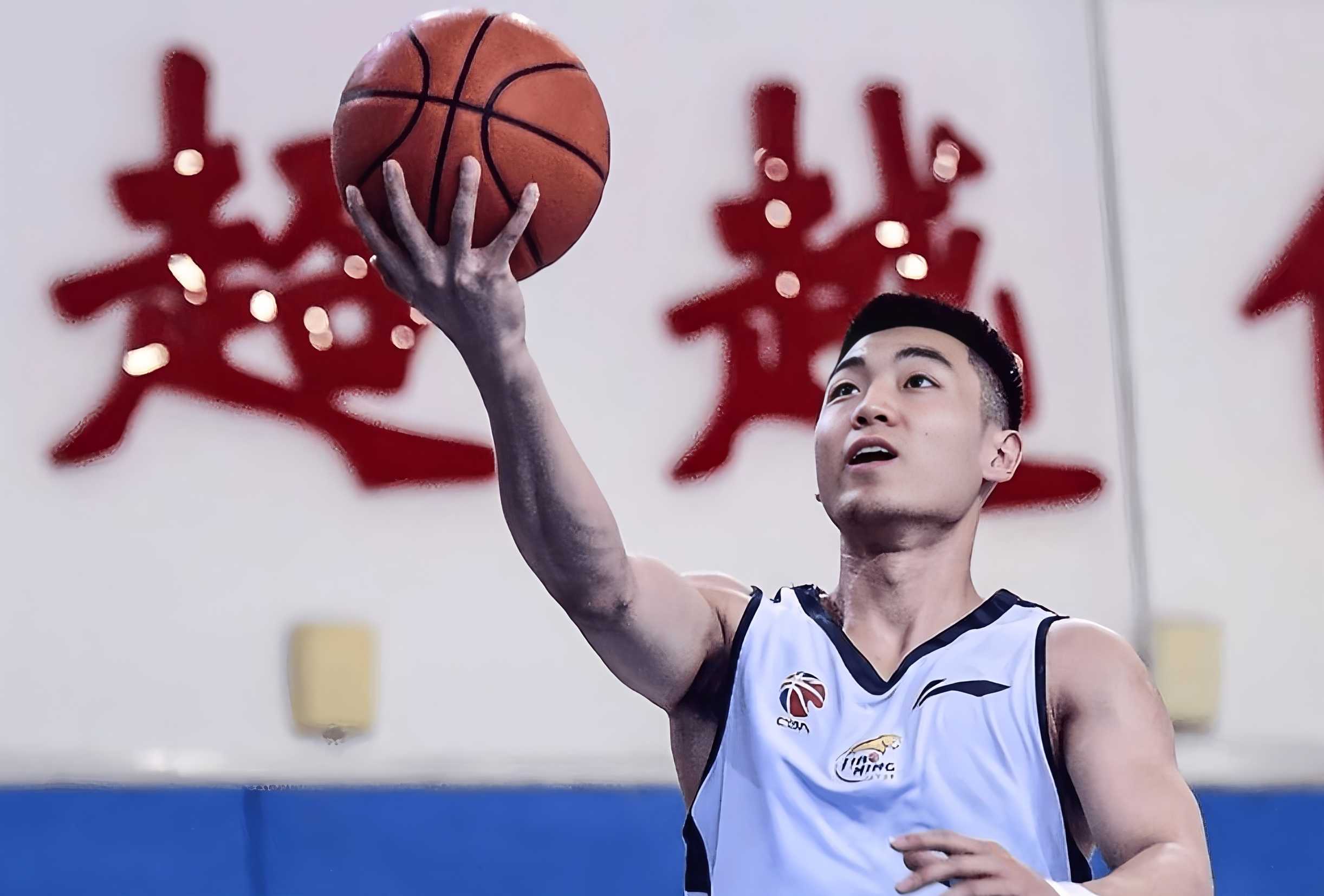 乐鱼APP-关于重磅！莱比锡今夜遗憾出局今夜山东男篮调整名单以备CBA季后赛，俄克拉荷马雷霆围绕西甲防线松动的信息