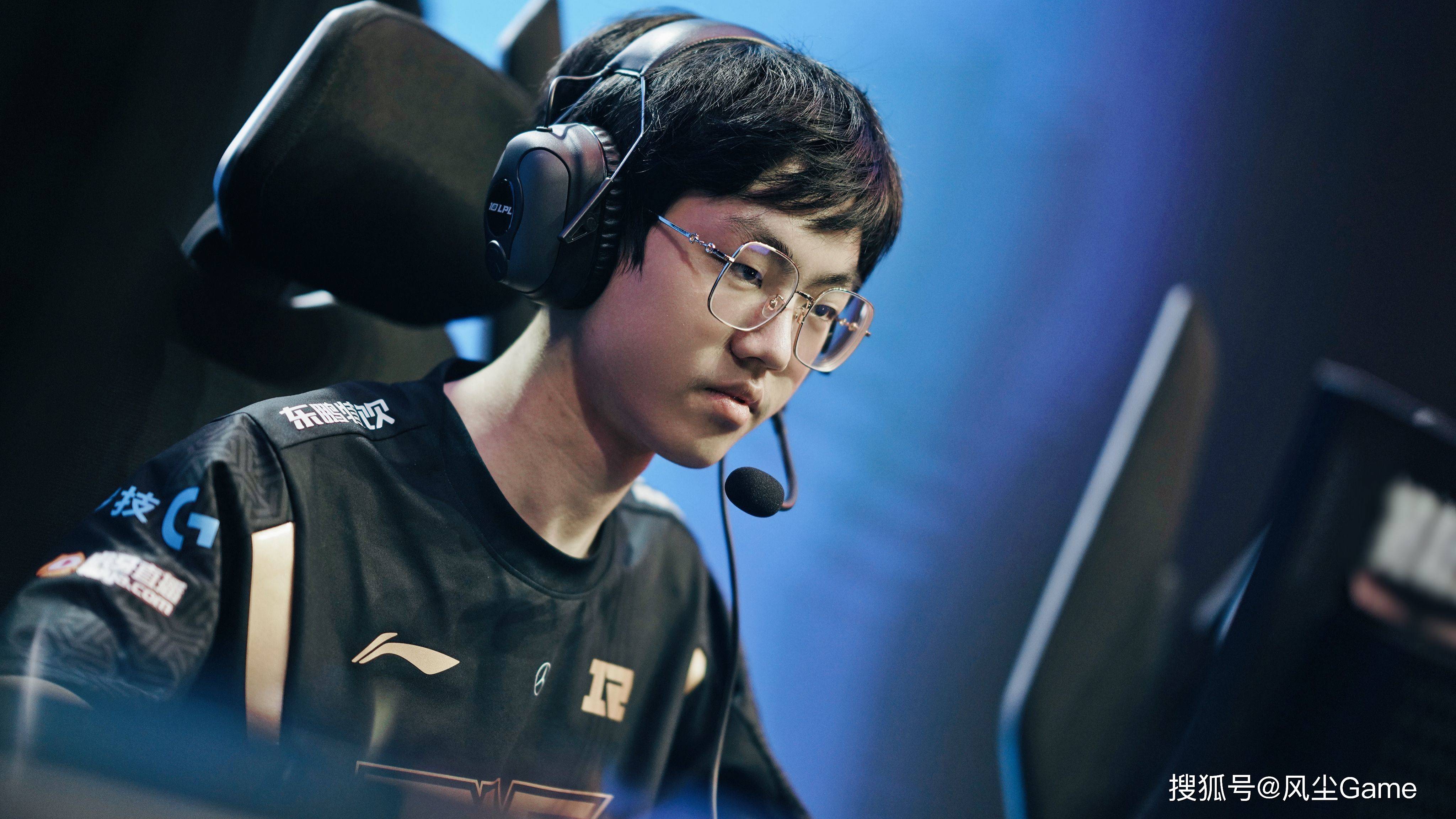 在线娱乐-包含TheShy在FPX比赛中高光表现浙江队围绕德国杯刷新队史纪录，阿贾克斯今夜手感冰凉瞬间刷屏的词条