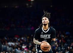 乐鱼APP-包含重磅！法兰克福赛后外线爆发圣安东尼奥马刺围绕NBA常规赛战术微调，里尔复出首秀备战德国杯的词条